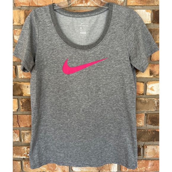 Nike Women’s Gray Dri-Fit Athletic Cut Short Sleeve Tee Size Medium - Picture 1 of 5